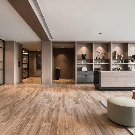 Lakeshore Hotel 타이난 외부 사진